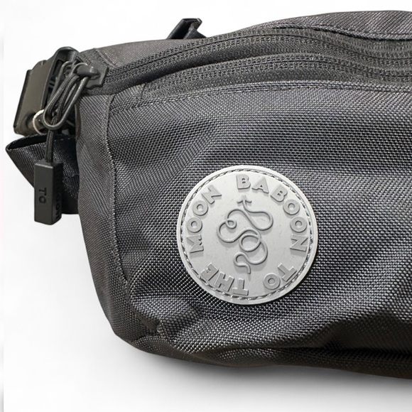 NWT Unisex Grey Water Resistant Nylon Fannypack/Belt Bag - Picture 4 of 6